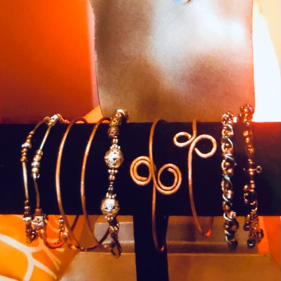 Chainmail Widows Peak Necklace with Cloudy Quartz - Picture 4 of 4